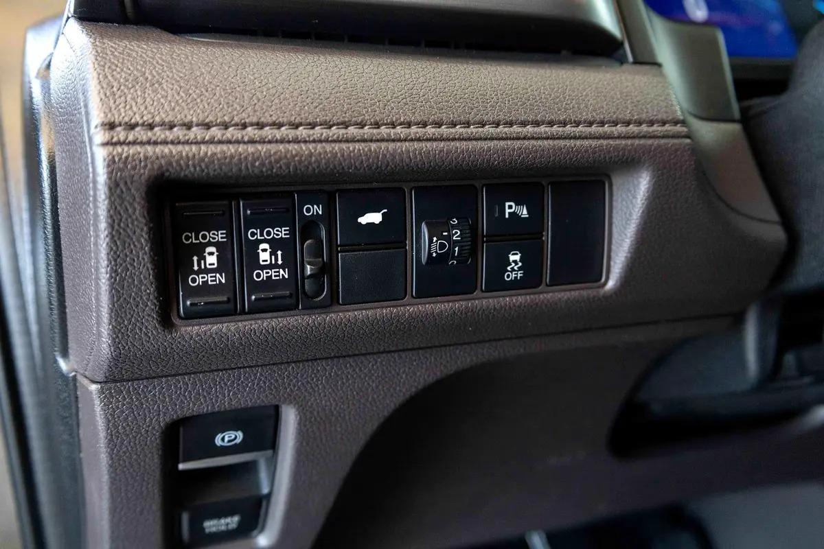 Honda Odyssey Touring Elite-5-5