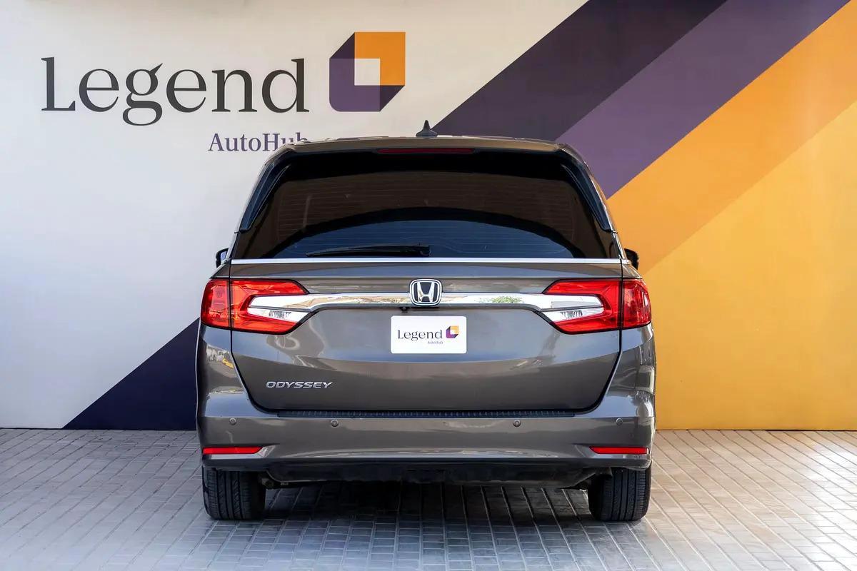 Honda Odyssey Touring Elite-1-1