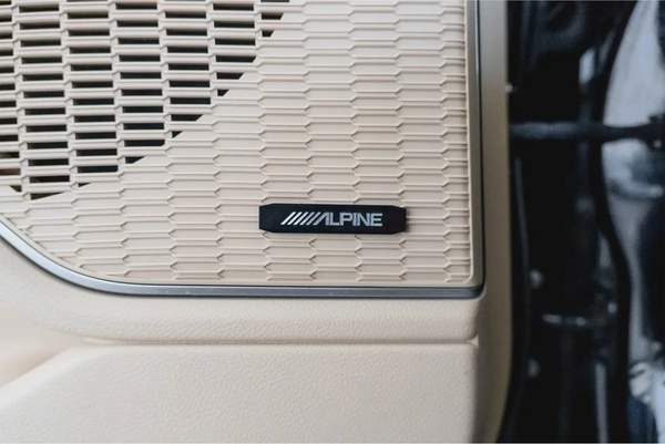 3,049 AED / 60 months | 0% DP | 2023 Jeep Grand Cherokee Limited Plus / Jeep Warranty