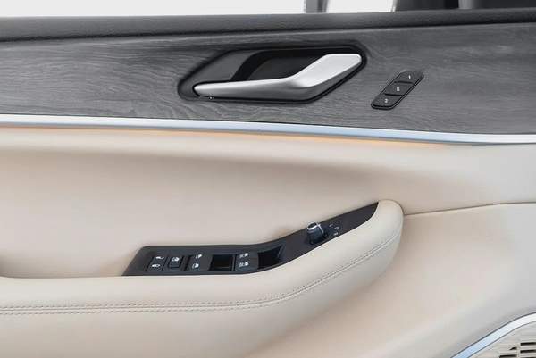 3,049 AED / 60 months | 0% DP | 2023 Jeep Grand Cherokee Limited Plus / Jeep Warranty