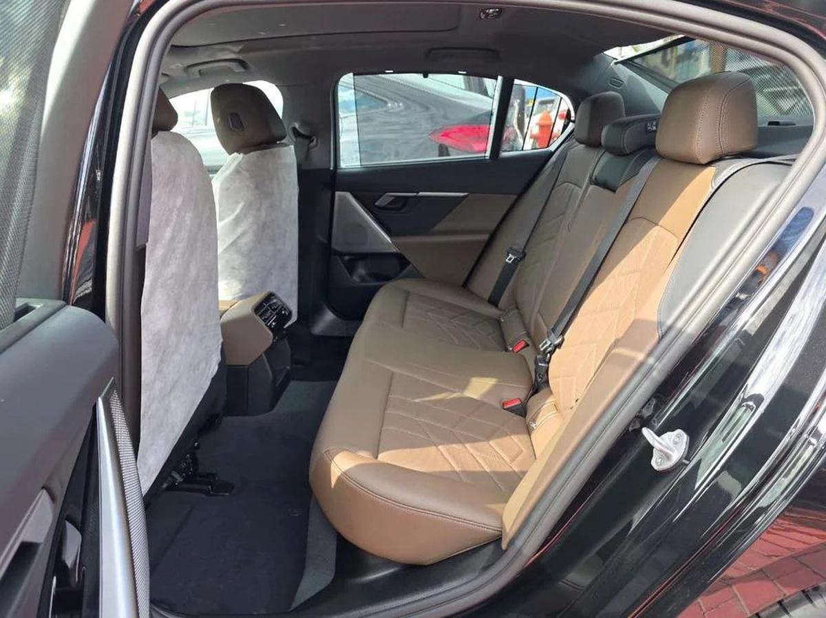 BMW 530i Under Warranty and Service 2026 GCC-2-2