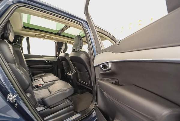 AED 2334 PM |VOLVO XC90 B5 PLUS BRIGHT 2023 |7- SEATER |AGENCY WARRANTY SERVICE CONTRACT JUNE 2028|