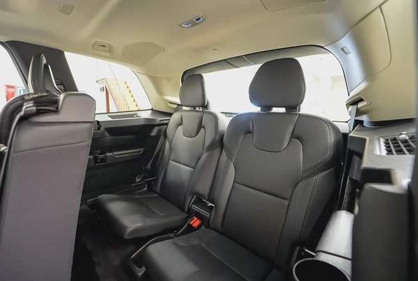 AED 2334 PM |VOLVO XC90 B5 PLUS BRIGHT 2023 |7- SEATER |AGENCY WARRANTY SERVICE CONTRACT JUNE 2028|