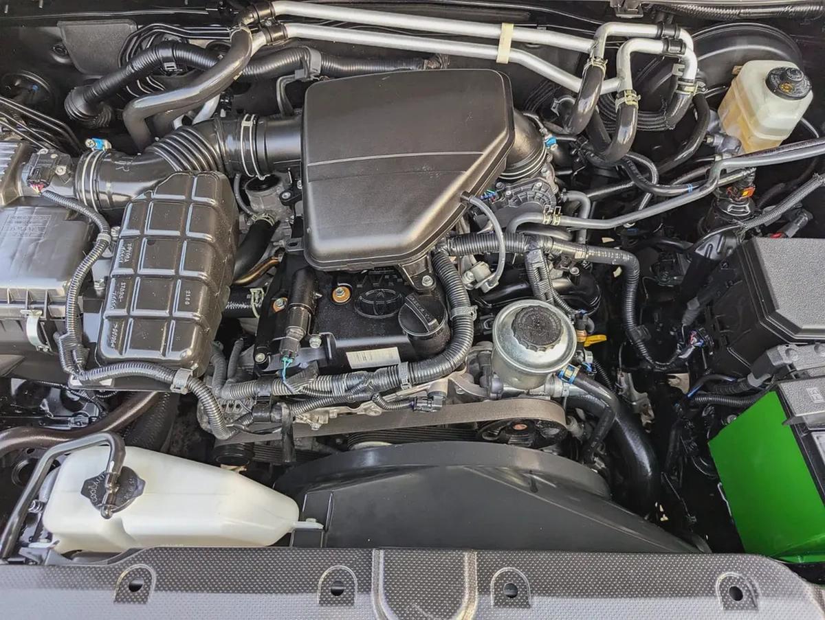 TOYOTA PRADO 2023 GCC V4 2.7L ACCIDENT FREE LOW MILEAGE IN EXCELLENT CONDITION-7-7