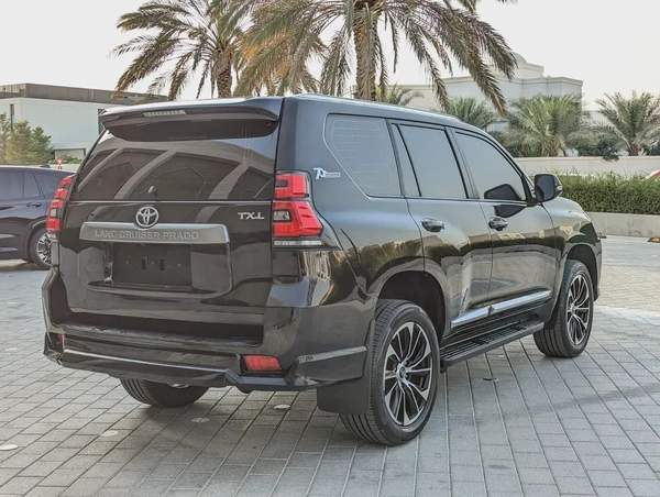 TOYOTA PRADO 2023 GCC V4 2.7L ACCIDENT FREE LOW MILEAGE IN EXCELLENT CONDITION