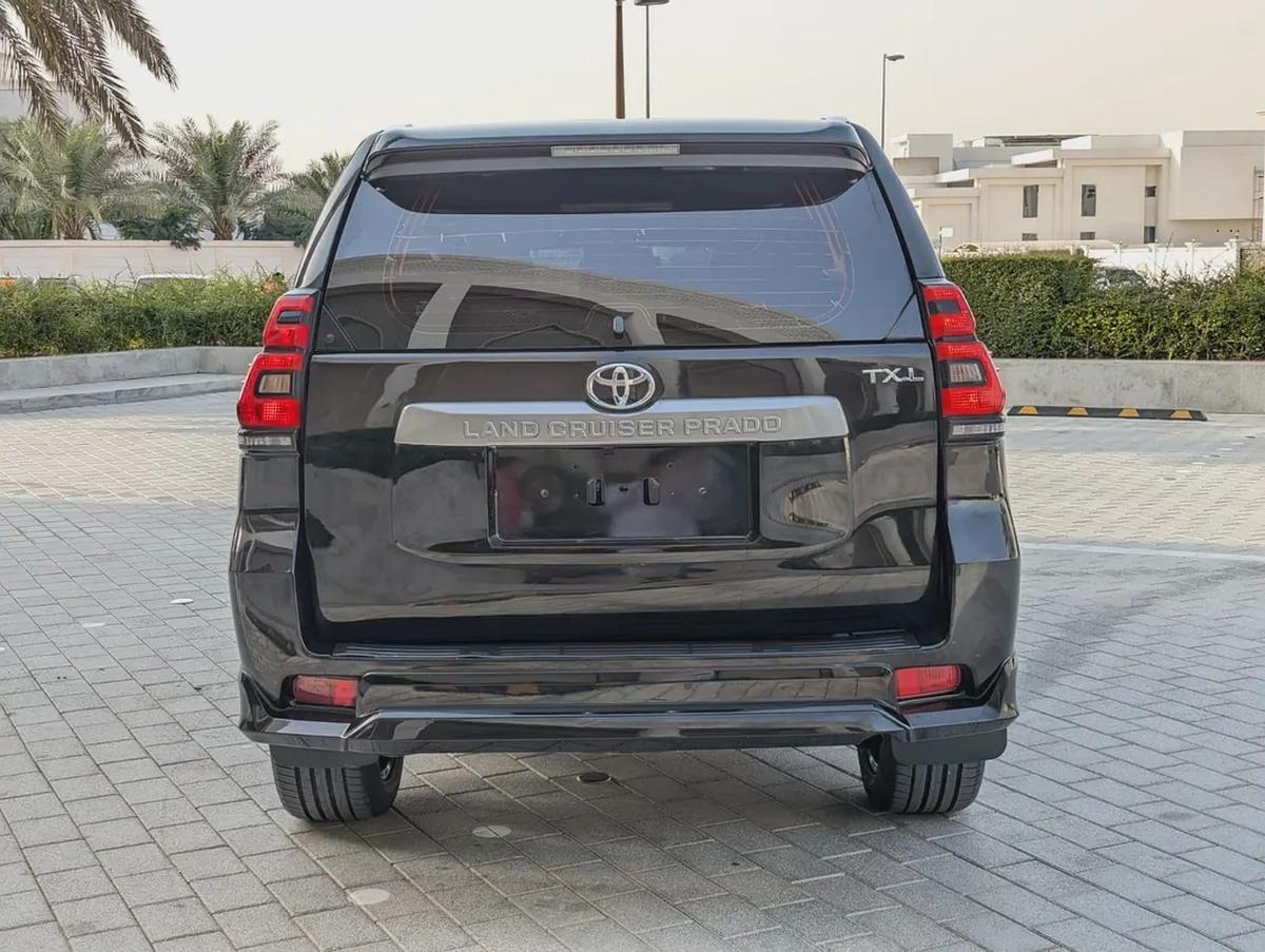 TOYOTA PRADO 2023 GCC V4 2.7L ACCIDENT FREE LOW MILEAGE IN EXCELLENT CONDITION-16-16