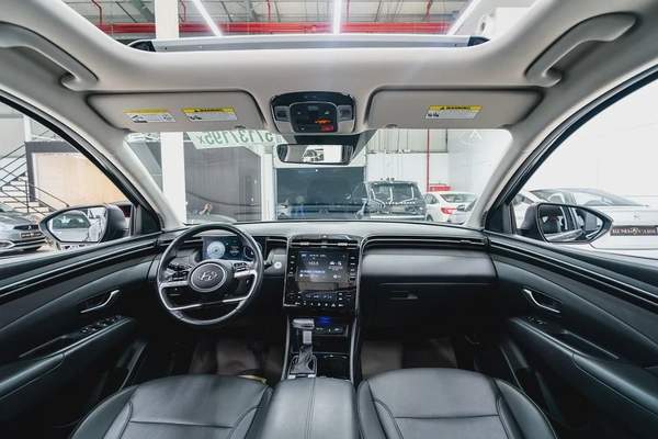 2023 HYUNDAI TUCSON SEL IN EXCELLENT CONDITION