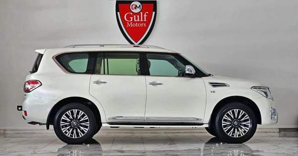 Nissan Patrol SE Platinum 5.6L V8 engine 7-speed automatic transmission