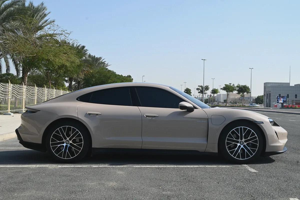 RAMADAN OFFER - 0% DP - UNDER WARRANTY - PORSHCE TAYCAN 4S 2023 - GCC SPECS-4-4