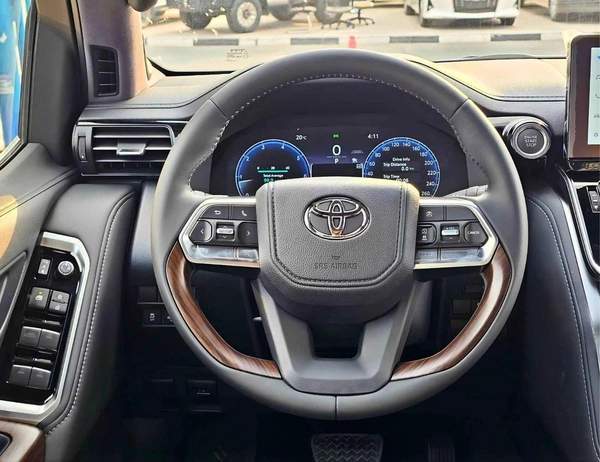 Toyota Land Cruiser VX /BIG DVD/JBL SPEAKERS / REAR ENTERTAINMENT DVD /MID OPTION (CODE#VX4MA)