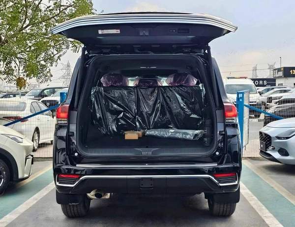 Toyota Land Cruiser VX /BIG DVD/JBL SPEAKERS / REAR ENTERTAINMENT DVD /MID OPTION (CODE#VX4MA)