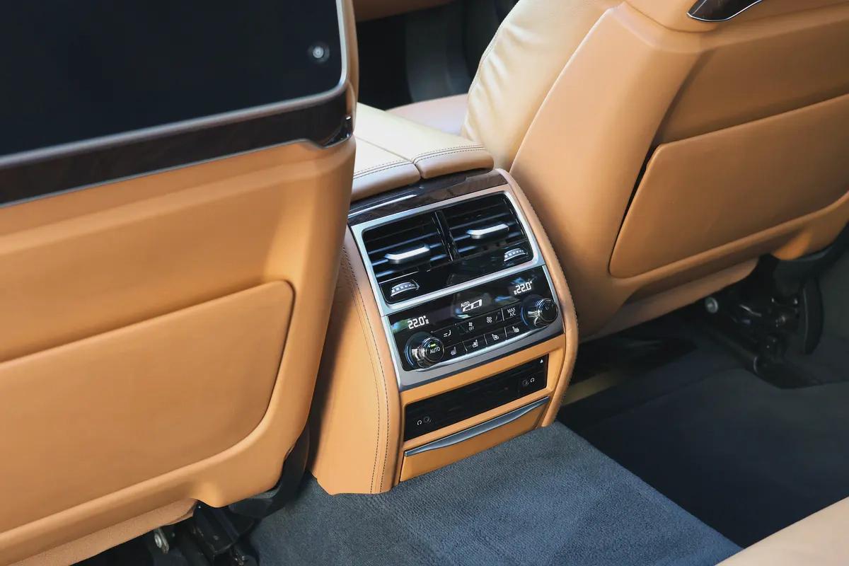 BMW 7-Series-740Li-2016-98000KM-GCC SPECS-EXCELLENT CONDITION-18-18