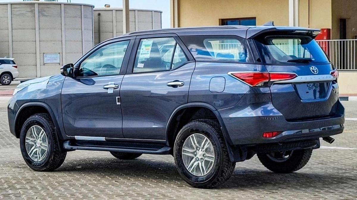 Toyota Fortuner FORTUNER SR5 2.7L V4 PETROL mid options-3-3