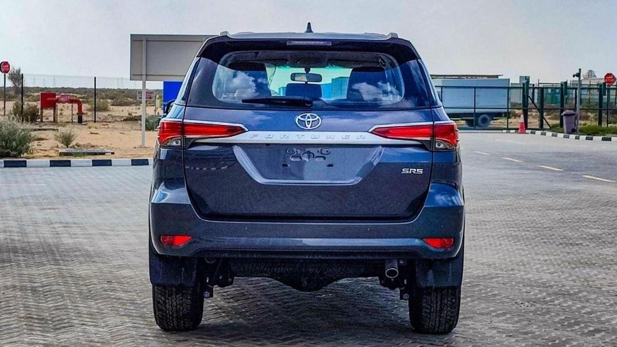 Toyota Fortuner FORTUNER SR5 2.7L V4 PETROL mid options-4-4