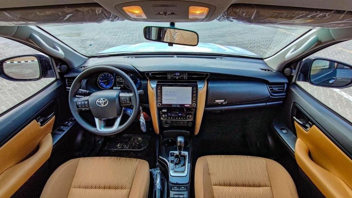 Toyota Fortuner FORTUNER SR5 2.7L V4 PETROL mid options-7-7