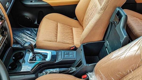 Toyota Fortuner FORTUNER SR5 2.7L V4 PETROL mid options