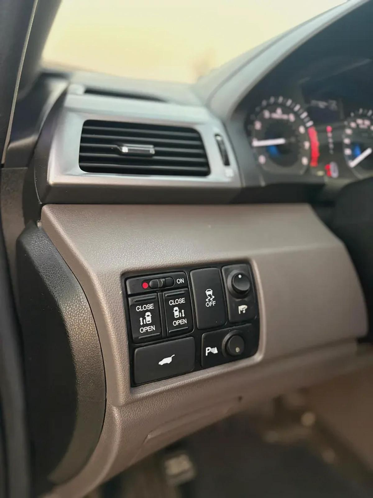 هونداه اوديسي EX 2913-17-17