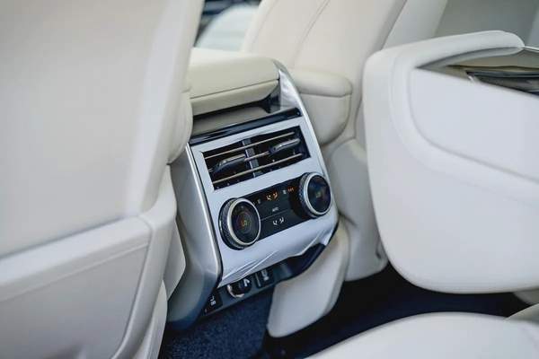 Land Rover Range Rover Autobiography 2026 - GCC Specs - The pinnacle of luxury