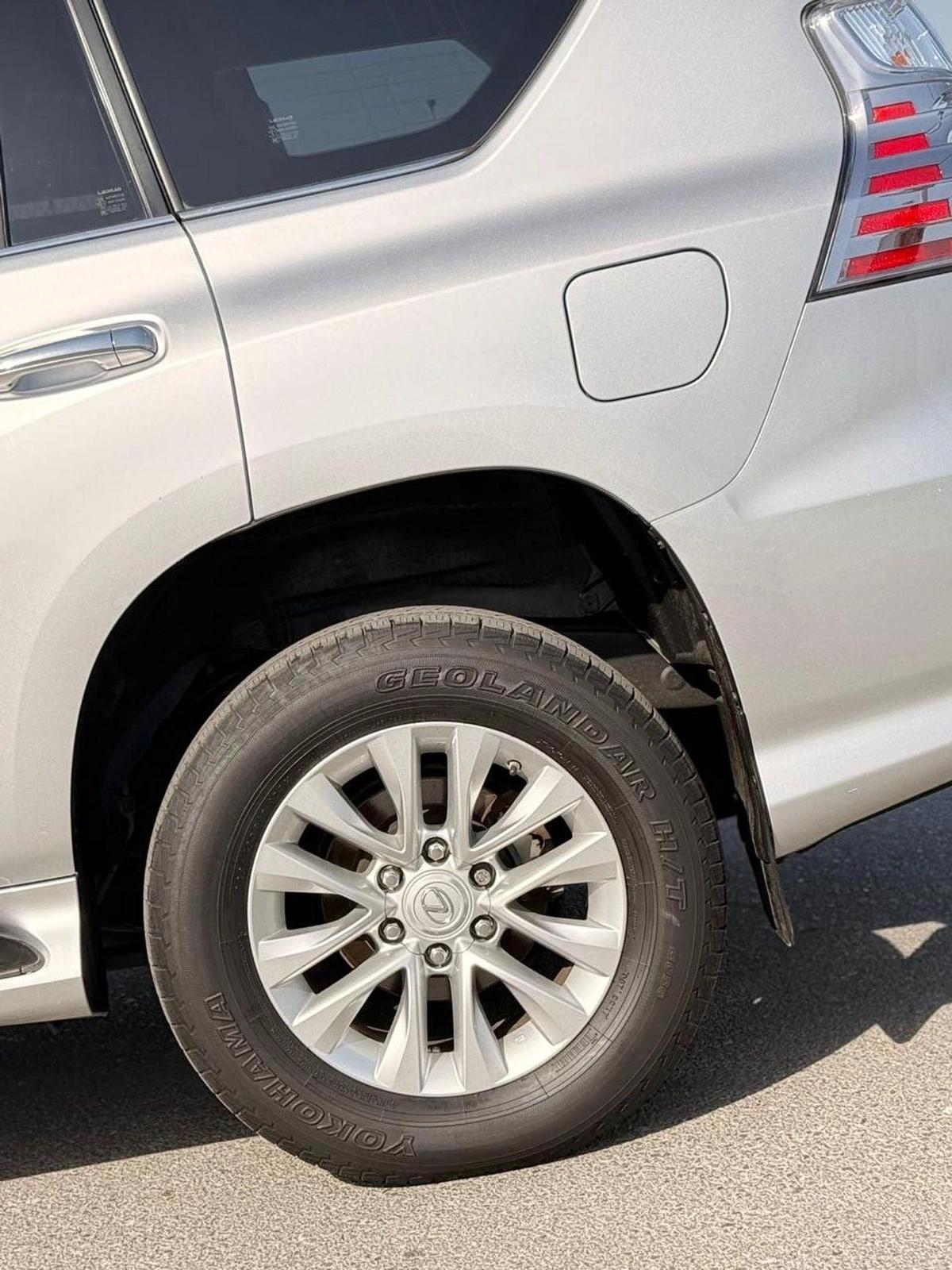 Lexus GX460 Premier 4.6L 4WD-11-11