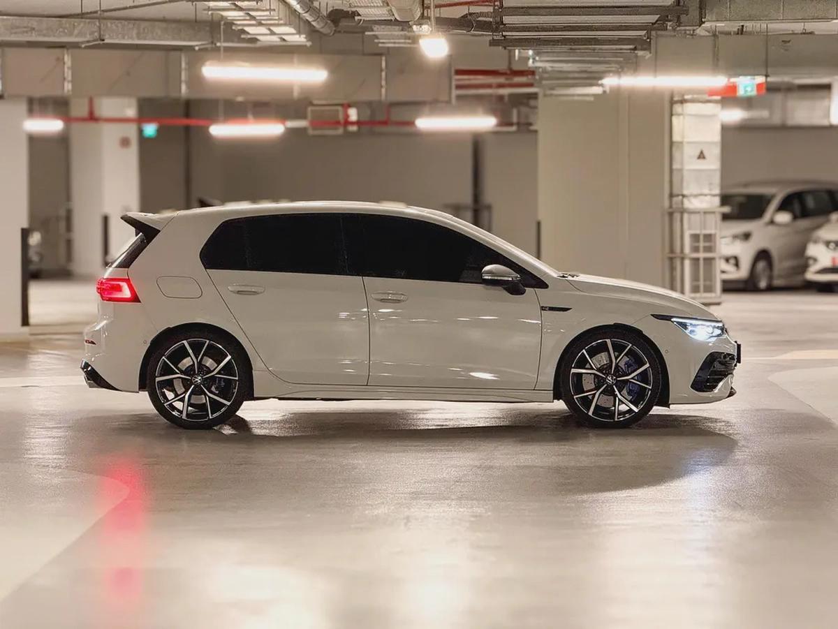 Volkswagen Golf R 2024 – Top Specification – Full Agency Warranty and service contract. (Al Nabooda)-4-4