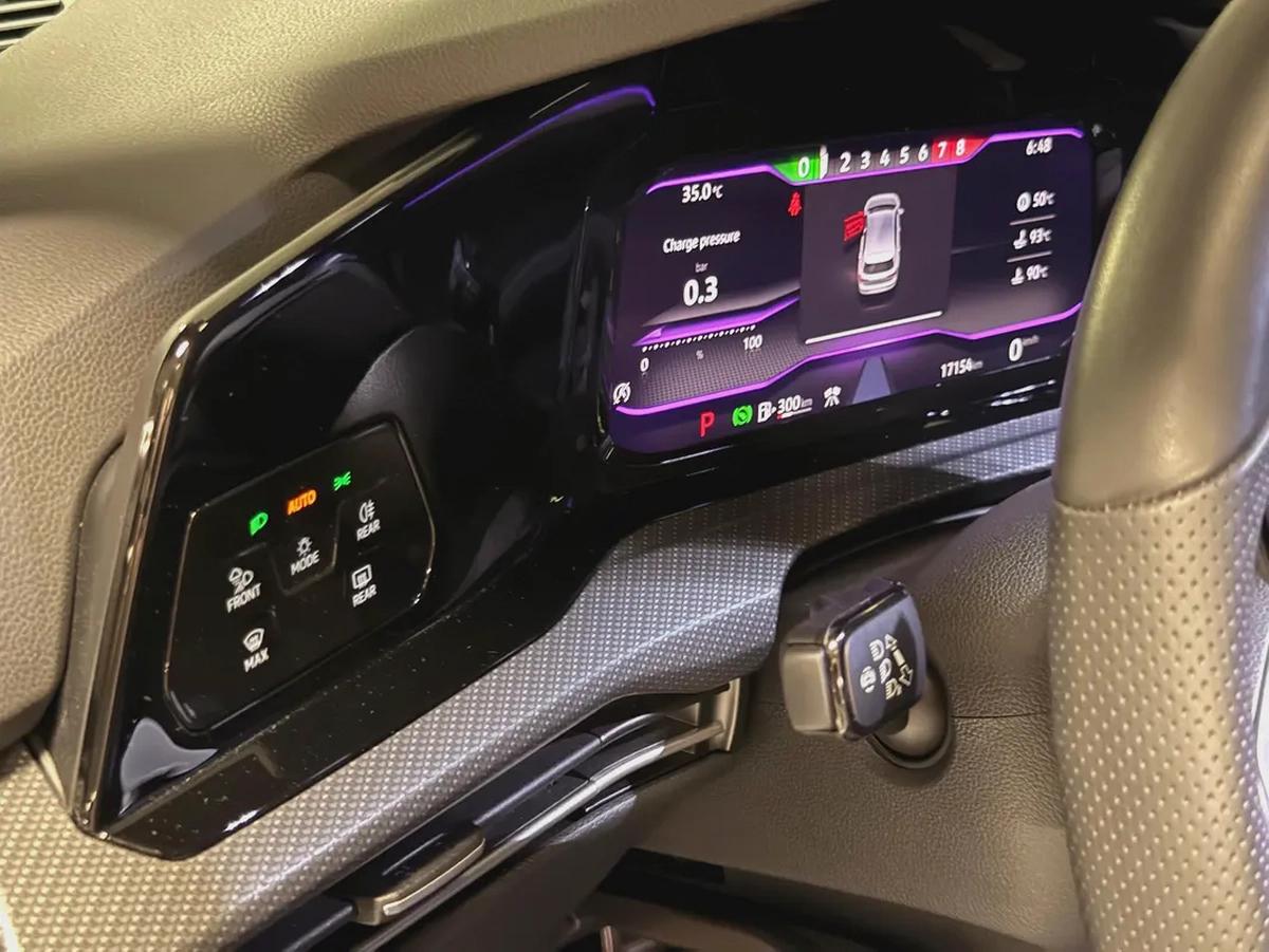 Volkswagen Golf R 2024 – Top Specification – Full Agency Warranty and service contract. (Al Nabooda)-15-15