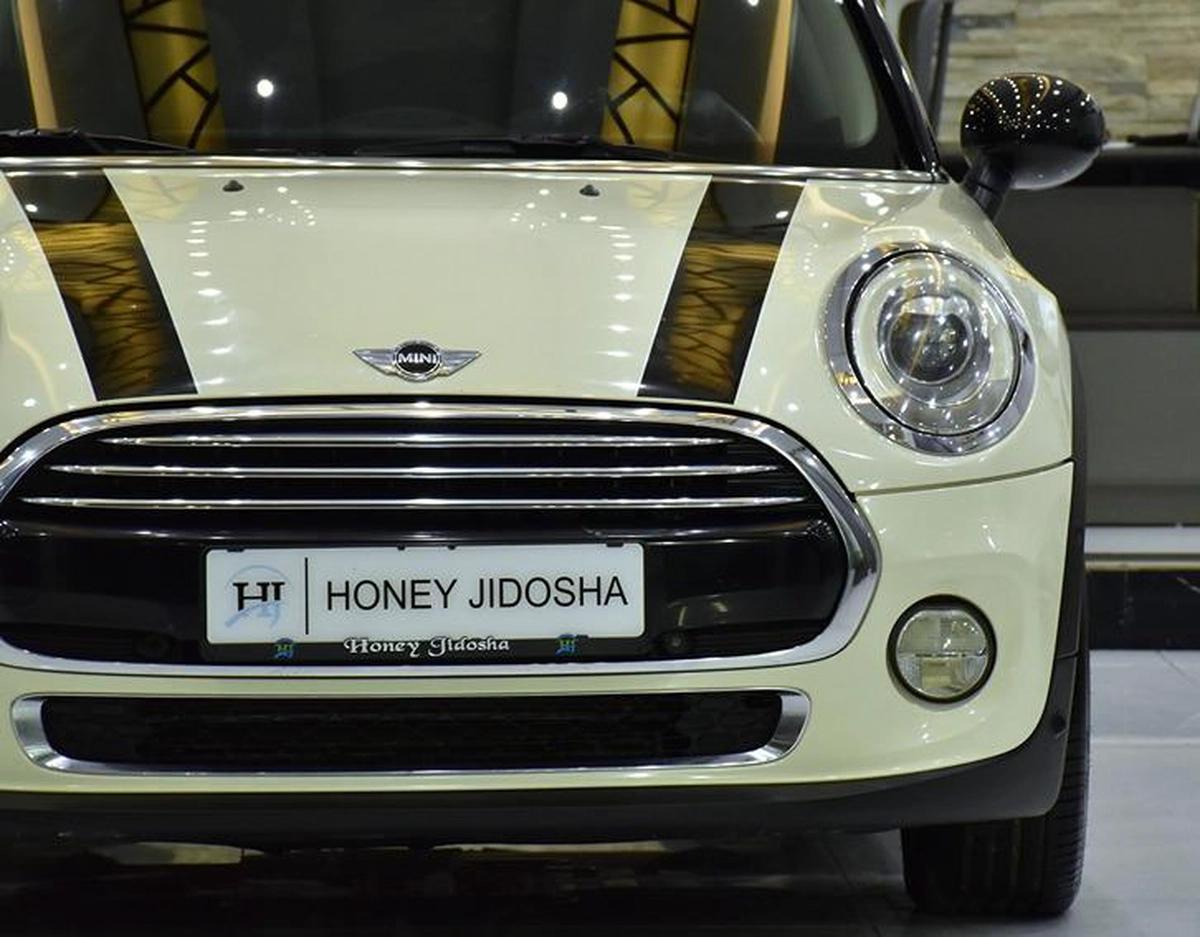 Mini Cooper ( 2017 Model ) in White Color GCC Specs-11-11