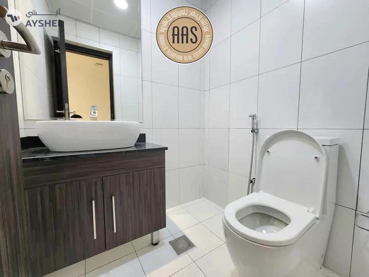 No commission/spacious 2bhk with close kitchen & storage/rent100k/arjan-8-8