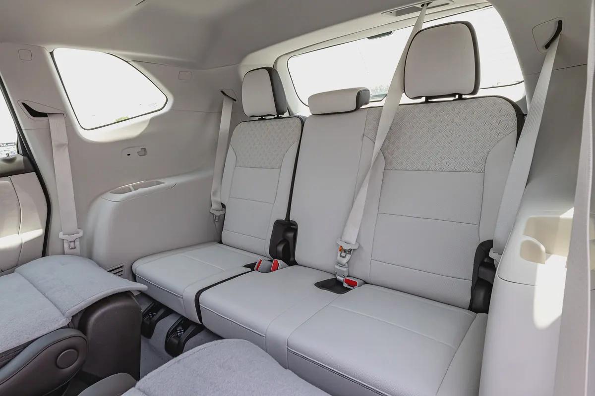 GMC Acadia Denali AWD -2024 (Export)-13-13