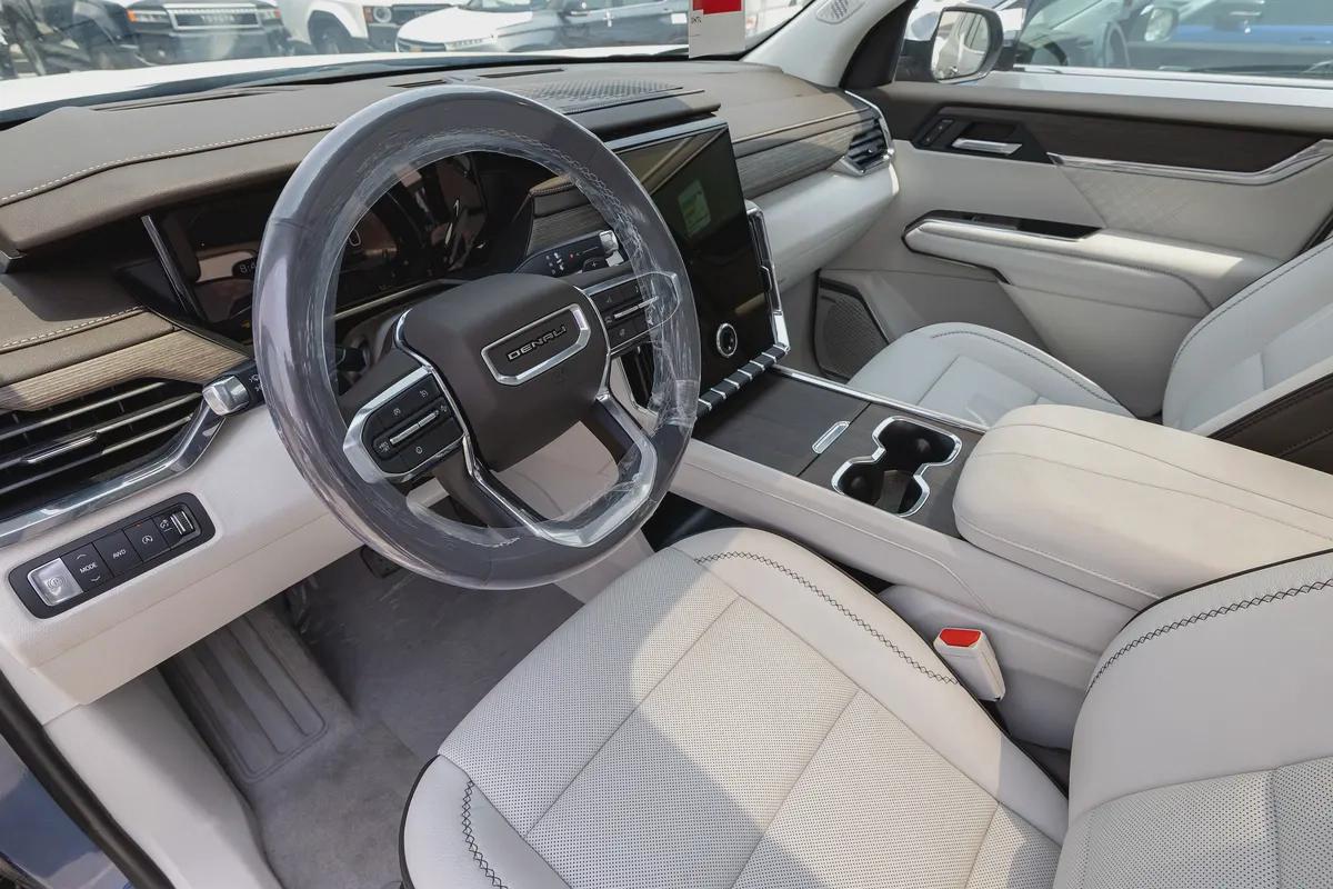 GMC Acadia Denali AWD -2024 (Export)-17-17