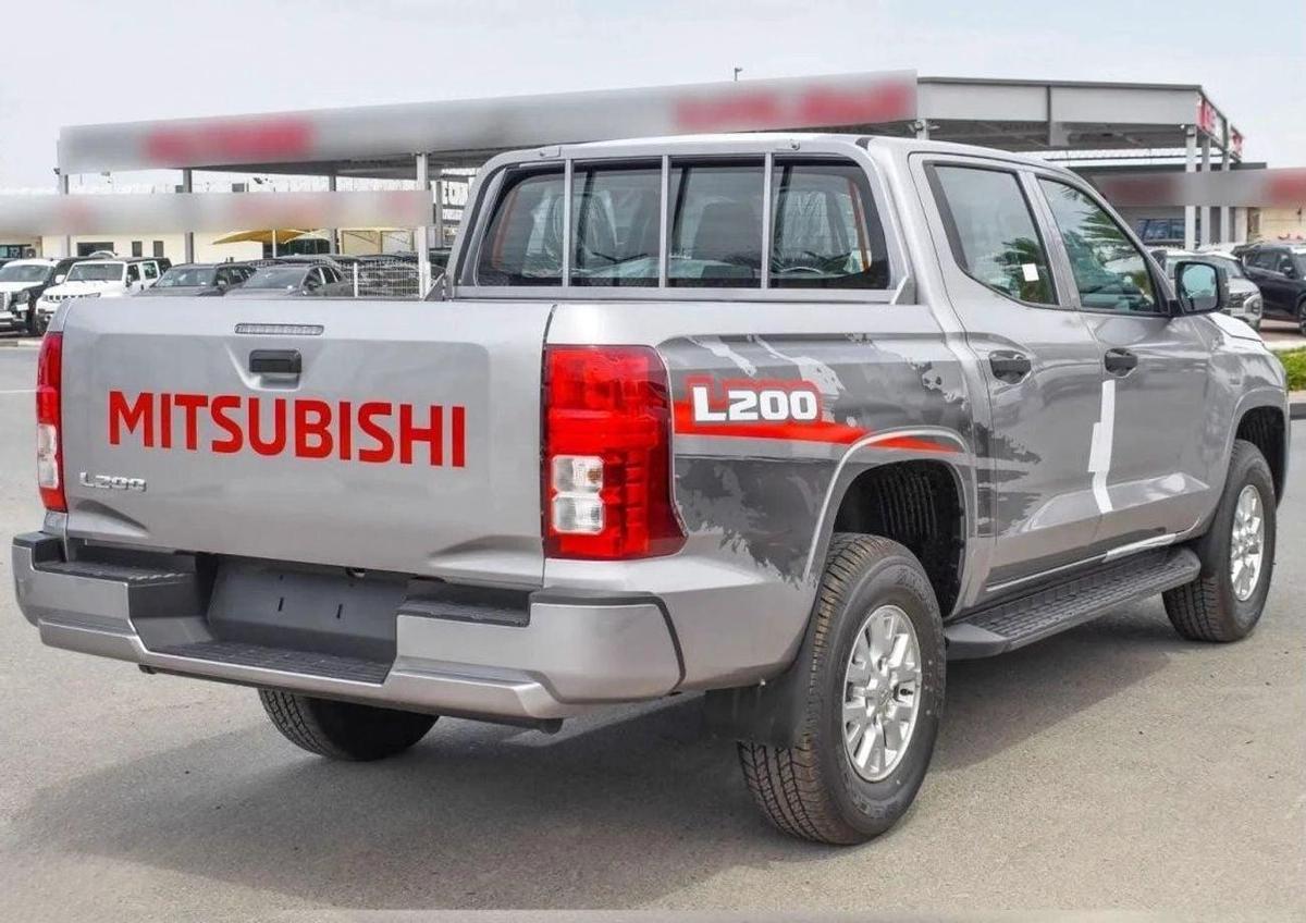Mitsubishi L200 Mitsubishi L200 / Triton GLX 4WD 2.4L Diesel MT High Line-3-3