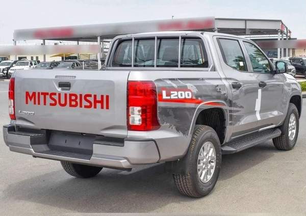 Mitsubishi L200 Mitsubishi L200 / Triton GLX 4WD 2.4L Diesel MT High Line