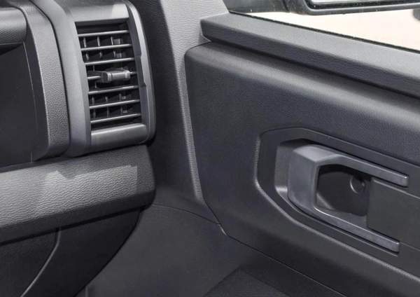 Mitsubishi L200 Mitsubishi L200 / Triton GLX 4WD 2.4L Diesel MT High Line