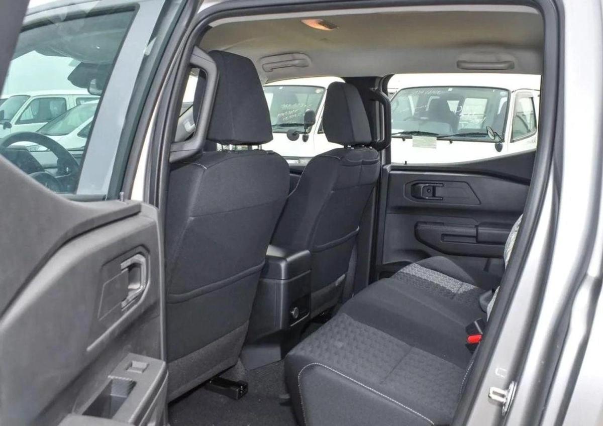 Mitsubishi L200 Mitsubishi L200 / Triton GLX 4WD 2.4L Diesel MT High Line-15-15