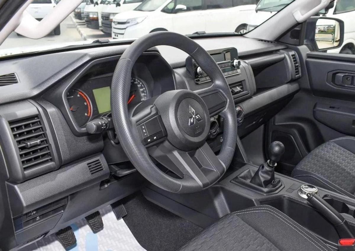 Mitsubishi L200 Mitsubishi L200 / Triton GLX 4WD 2.4L Diesel MT High Line-17-17