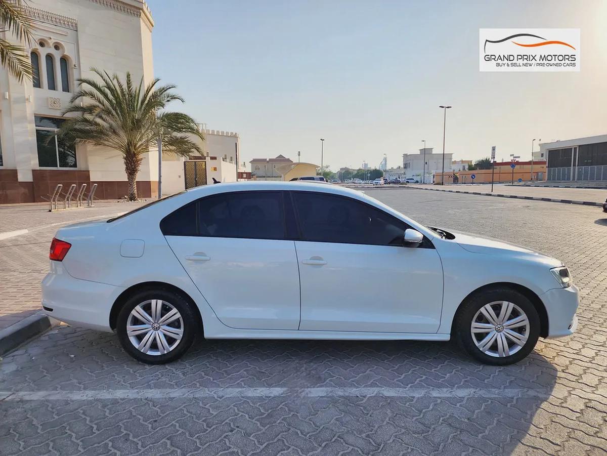 Volkswagen Jetta S V4 2.0L 2015 Model GCC Specs With Partial Service History In Perfect Condition-3-3