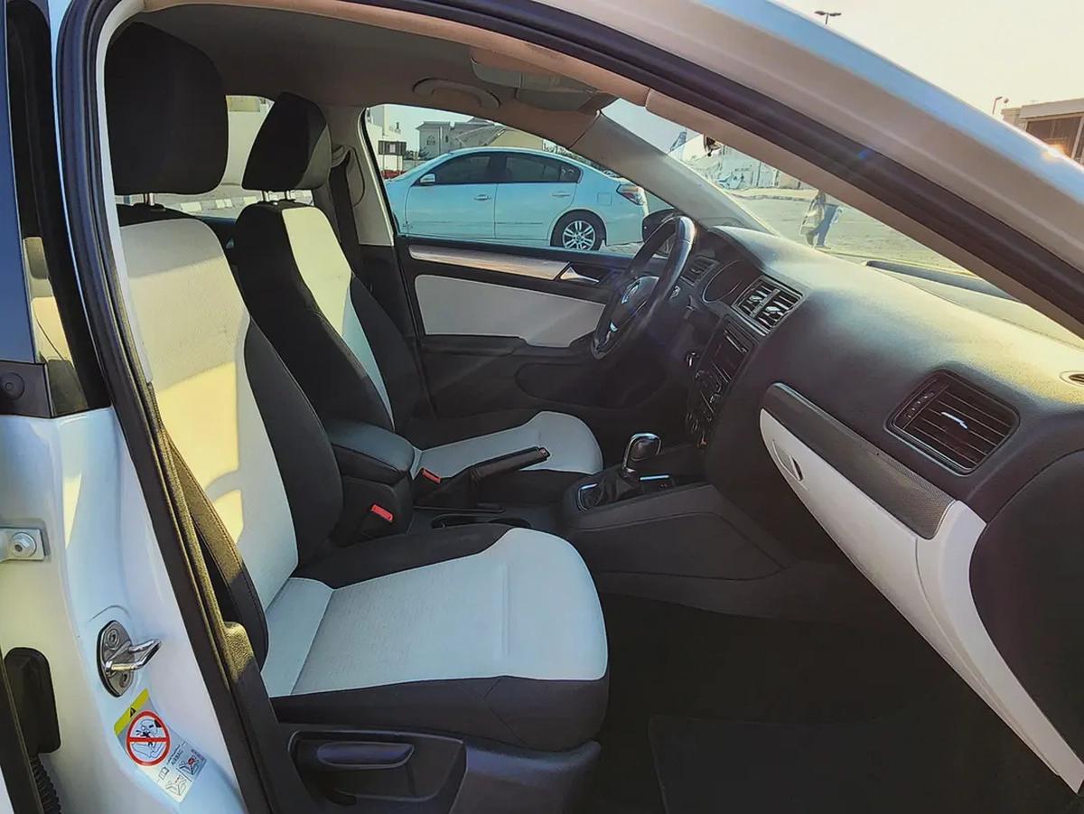 Volkswagen Jetta S V4 2.0L 2015 Model GCC Specs With Partial Service History In Perfect Condition-10-10