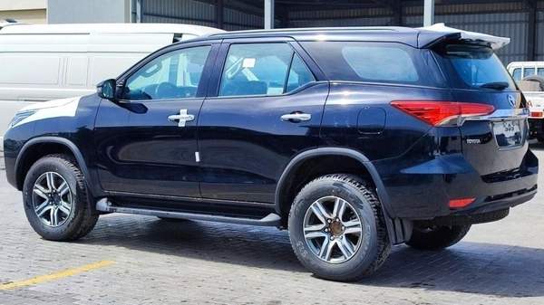Toyota Fortuner Toyota Fortuner 2.4L Diesel 4x4 AT 2025