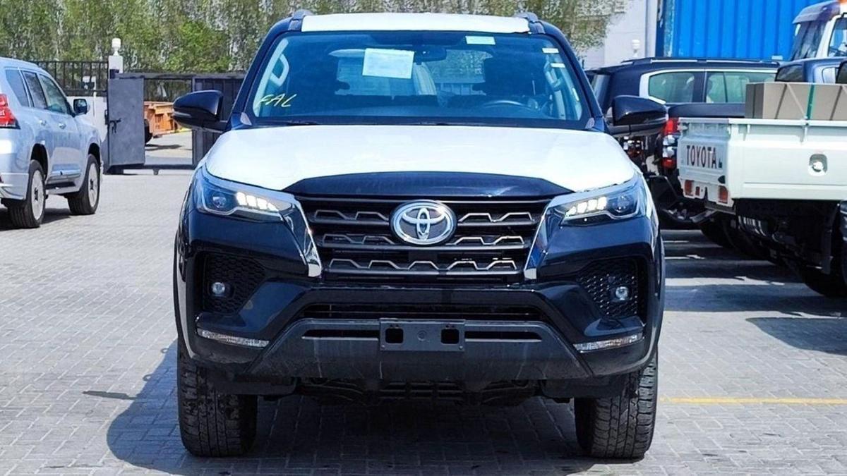 Toyota Fortuner Toyota Fortuner 2.4L Diesel 4x4 AT 2025-4-4