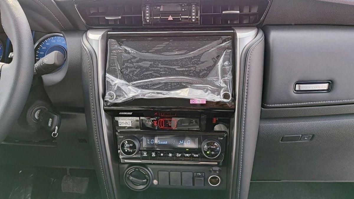 Toyota Fortuner Toyota Fortuner 2.4L Diesel 4x4 AT 2025-10-10