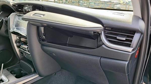 Toyota Fortuner Toyota Fortuner 2.4L Diesel 4x4 AT 2025
