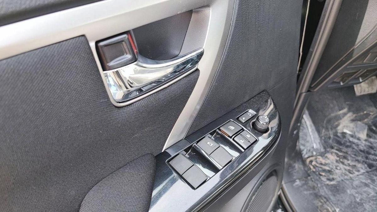 Toyota Fortuner FORTUNER 2.4L DIESEL 2025-15-15