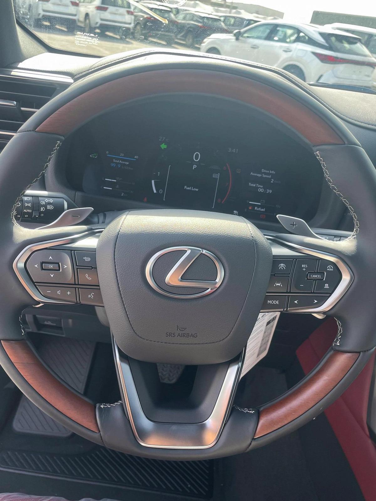 LEXUS LX600 SIGNATURE 2025 | 3.5L | ZERO KM | GCC | FULL OPTIONS-20-20