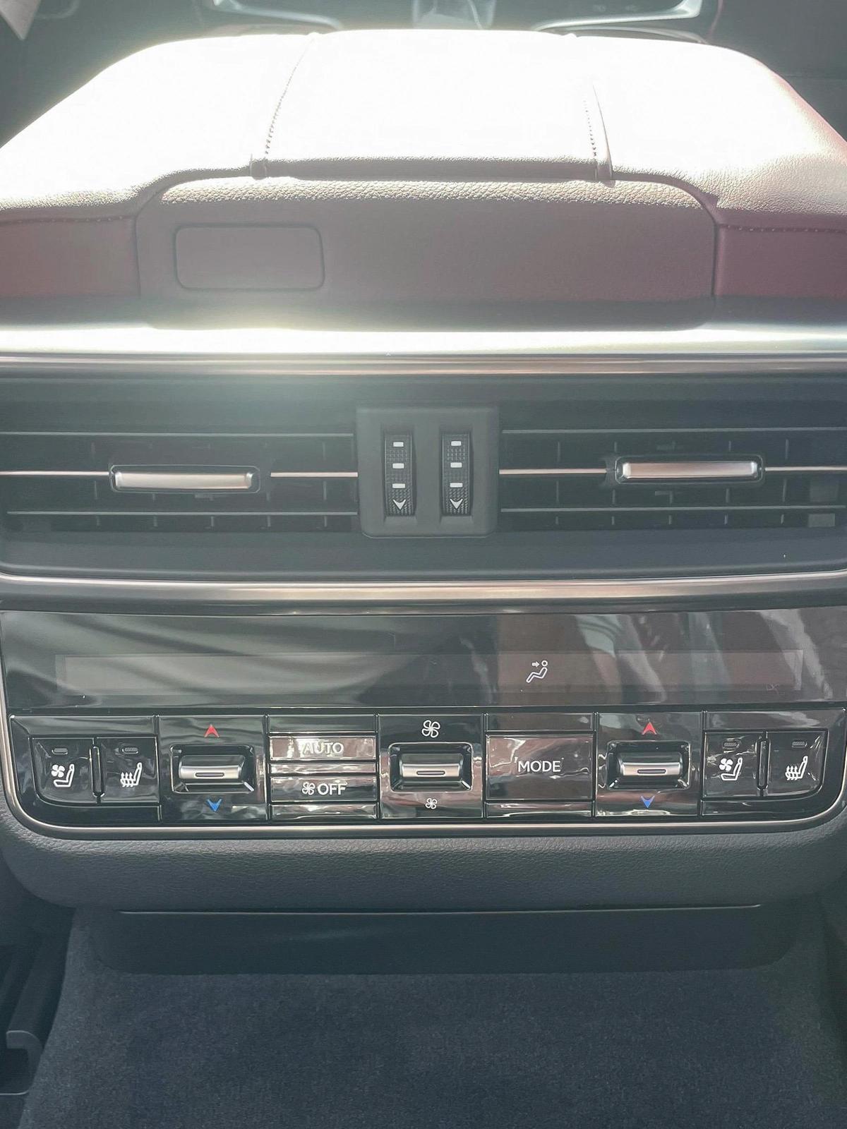 LEXUS LX600 SIGNATURE 2025 | 3.5L | ZERO KM | GCC | FULL OPTIONS-4-4