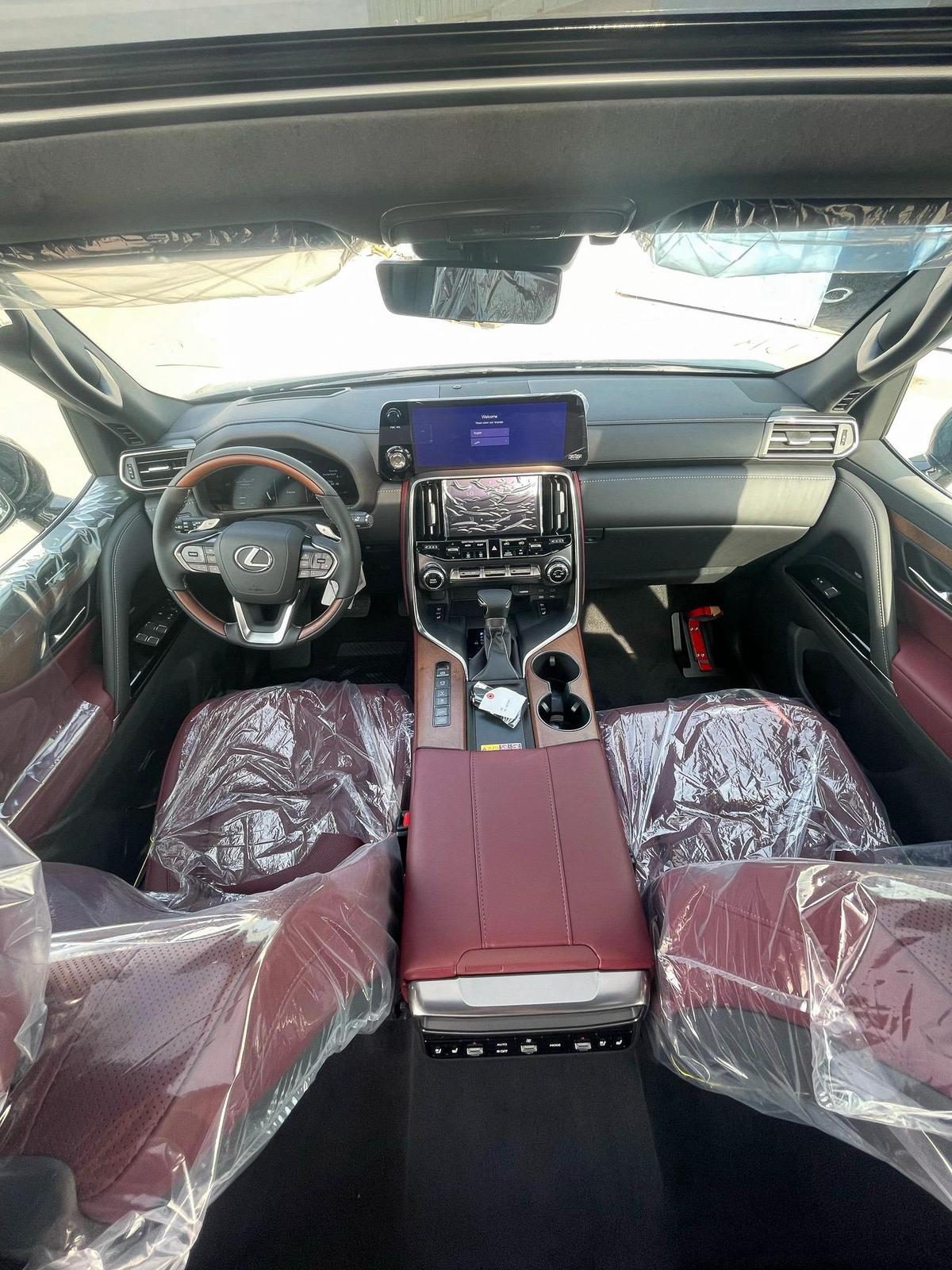 LEXUS LX600 SIGNATURE 2025 | 3.5L | ZERO KM | GCC | FULL OPTIONS-16-16