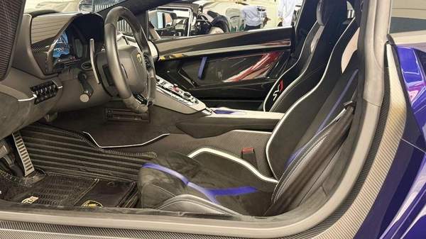 Lamborghini Aventador SVJ 6.5L V12 - Lamborghini Aventador - 1 of 900 worldwide - Naturally Aspirated V12