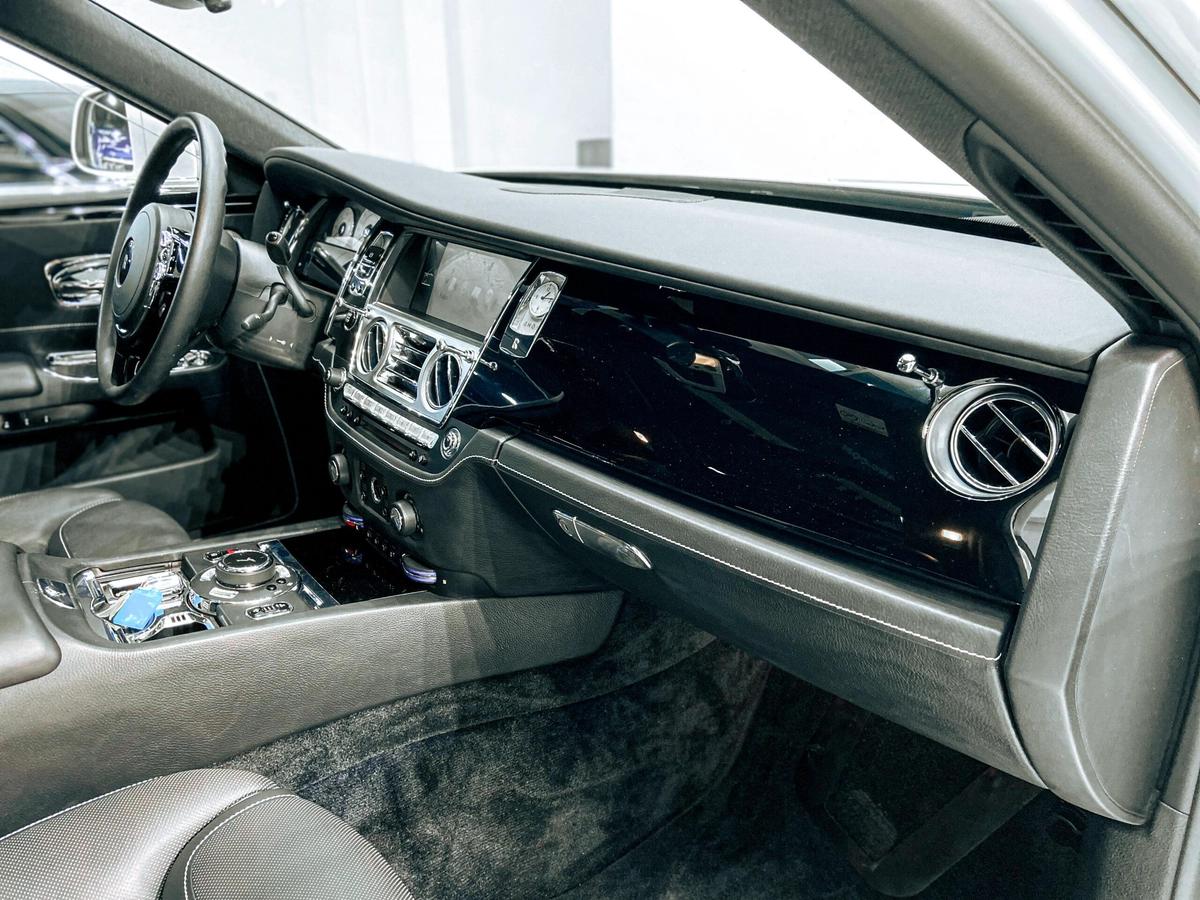Rolls Royce-Ghost 2017-7-7