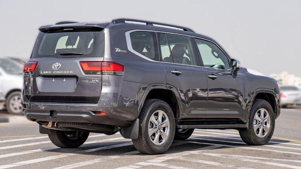 Toyota Land Cruiser TOYOTA LANDCRUSIER LC300 VX 4.0 PETROL TWIN TURBO-4-4
