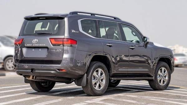 Toyota Land Cruiser TOYOTA LANDCRUSIER LC300 VX 4.0 PETROL TWIN TURBO
