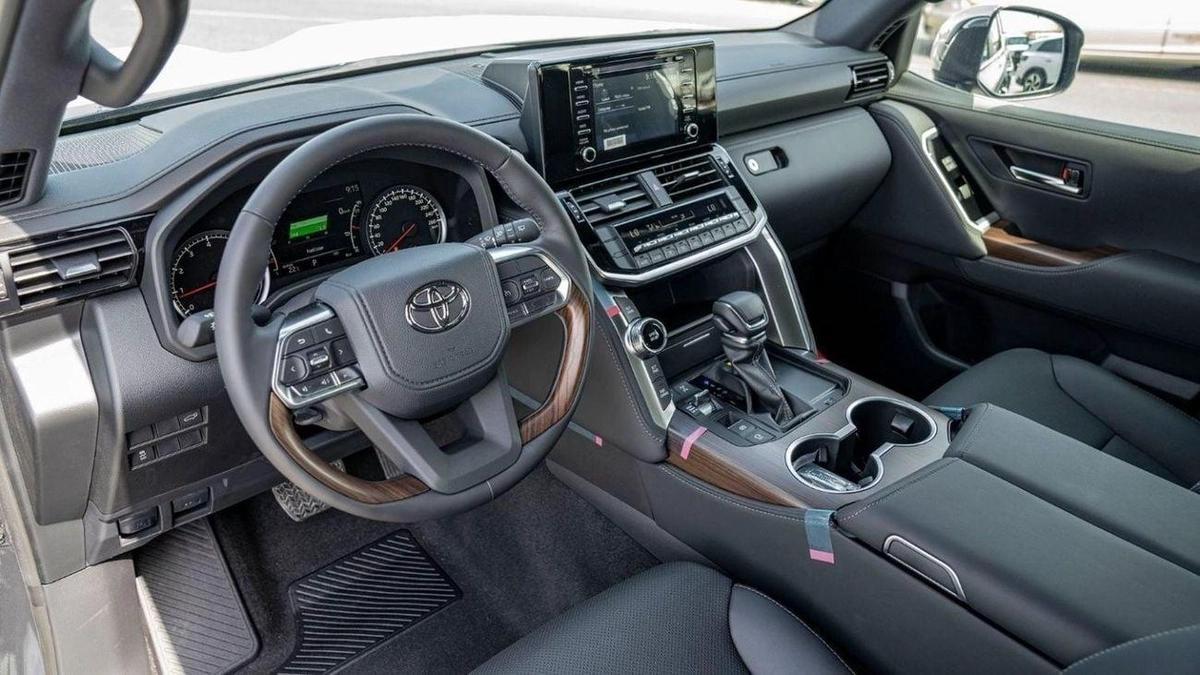 Toyota Land Cruiser TOYOTA LANDCRUSIER LC300 VX 4.0 PETROL TWIN TURBO-13-13