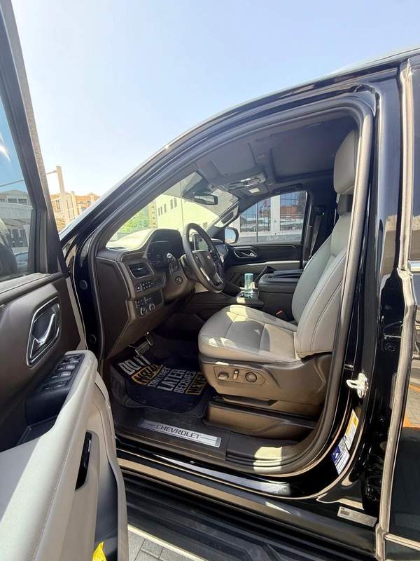 Chevrolet Suburban LT 2024